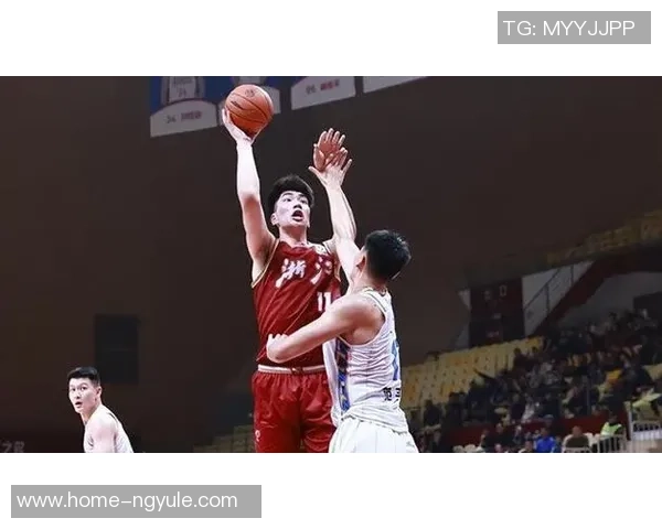 余嘉豪的成长之路:从青涩少年到篮球场上的璀璨新星